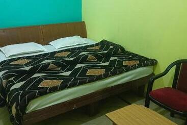 ホテル Madhur New Tourist Lodge