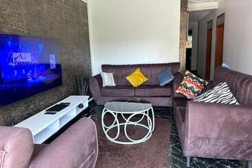 پانسیون Safari Lake View Apartments, Muyenga