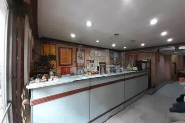 בית מלון כפרי Oyo 1011 First