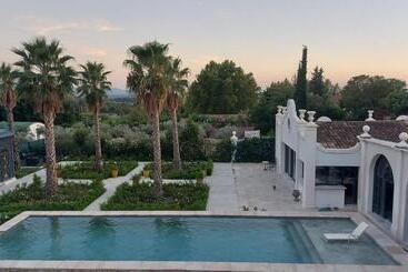 Пансион Maison Blue Palm Aix En Provence