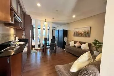 Hotel Appleone Ayala Condo With Balcony