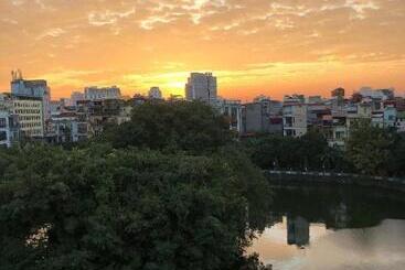 هتل Lif Homes   Ngõ 15 P. Hồ Giám   By Bayluxury