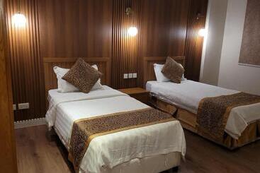 فندق رويال مالجا الجبيل   شركة الاجنحة الرائدة Royal Malaga