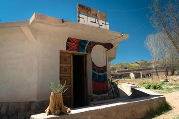 Acusi Hostel Camping