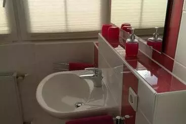 ベッドアンドブレックファースト Gaestehaus Jagsttalblick