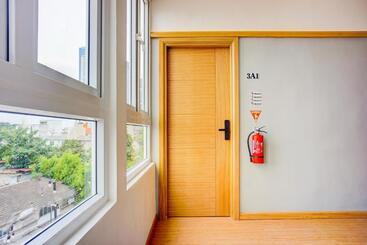 فندق Oyo 93064 Alhesa Residence