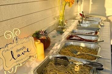 Отель By The Sea Guests Bed & Breakfast & Suites