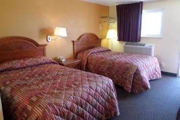 酒店 Camelot Inn Elyria