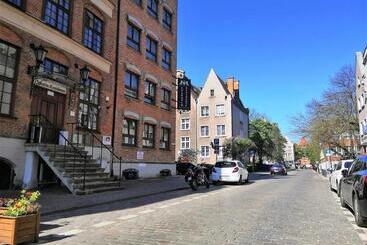 هتل Celestin Residence