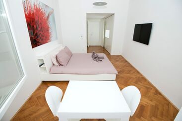 هتل Galeria River