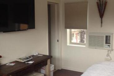 فندق Iron Horse Inn