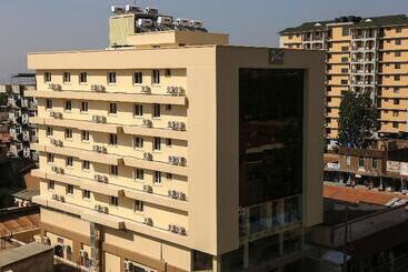 Отель Venus Premier