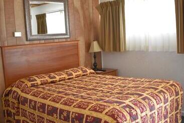 Отель White Chief Mountain Lodge