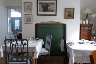 Pensão Halpins Townhouse Bed & Breakfast