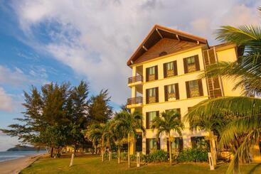 شقة Sabah Beach Villas & Suites