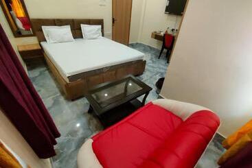 Hotel Staymaker Malancha