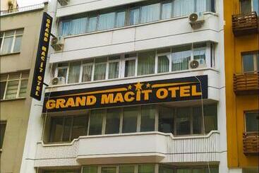 Bed and Breakfast Grand Macit Otel