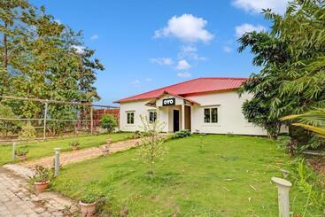 Hotel Collection O Long Acres Resort