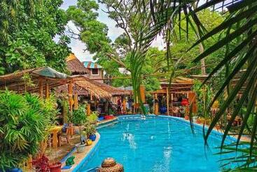 Big Apple Dive Resort