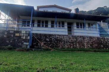 Bed and Breakfast Adithya Sunrise View Cottage