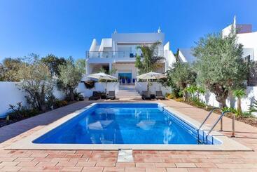 بنسيون Villa Fuseta 102 T