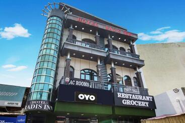 Collection O Hotel Radis Inn