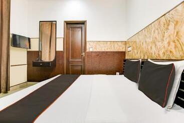 Collection O Hotel Radis Inn