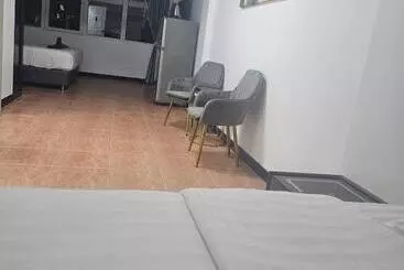 Hotelli Happy Beach Jomtien Guesthouse