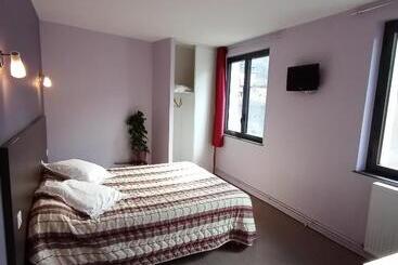 فندق Hôtel Du Commerce