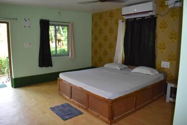Hotell Kanikasundari Home Stay