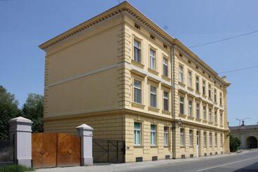 پانسیون Rooms For Exit 2024 For 2 Or 4 People For 4 Nights 11 15 July