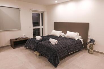 פנסיון The Central Guesthouse