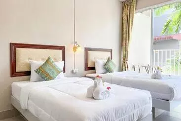 Apartahotel Tri S Miracle Kata Beach Side