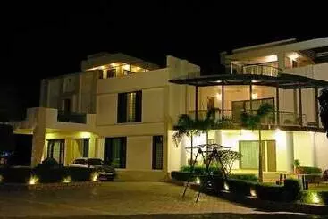 ホテル Amayra The Luxury Farm