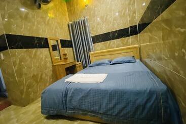 酒店 Khach San Khanh Binh