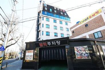 فندق على الطريق Suncheon Bali