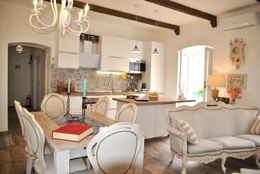 Room In B&b   Mariasofia Master Suite With Private Bathroom