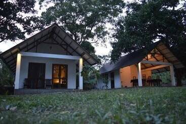 تختخواب و صبحانه The Countryside Udawalawe