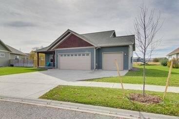 Hus på landet 9 Mi To Downtown: Bozeman Vacation Home W/ Hot Tub