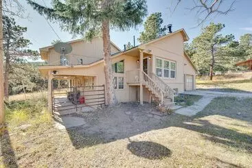 Mökkimajoitus 17 Mi To Town: Peaceful Pet Friendly Golden Cabin!