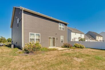 Mökkimajoitus Spacious Camby Home W/ Community Pool + Park!