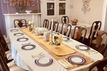 Aamiaismajoitus (B&B) Historic Mcdonald Airbnb