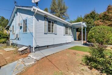 Fenced Yard & Grill: Orville Cottage Near Trails!