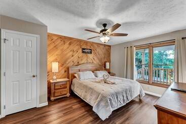 کلبه Just Poolin  Around