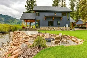 Mökkimajoitus Modern Turnerville Cabin W/ Hot Tub & Scenic Views