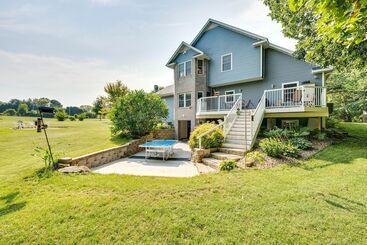 Casa Rural Spacious Beloit Retreat: Close To Parks & Trails!