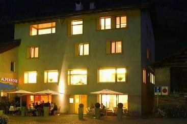 호텔 Alpina