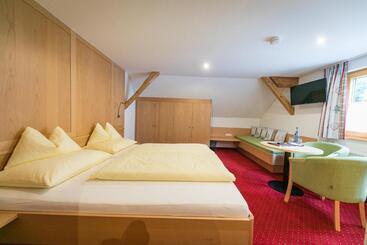 ホテル Café Pension Zum Jäger