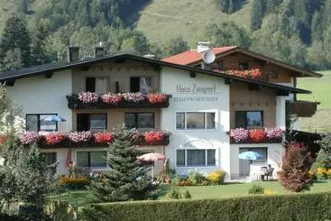 Hotel Ferienwohnungen Haus Zangerl