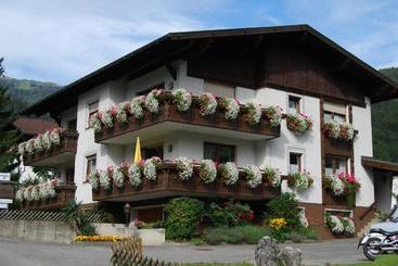 Turistihuoneistot Landhaus Maeser